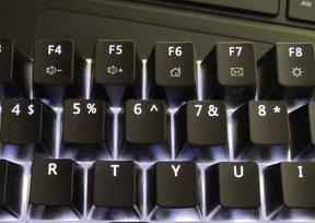 台式电脑键盘灯怎么关 如何关闭笔记本电脑键盘灯