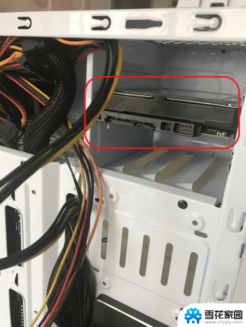 电脑硬盘怎么插 电脑硬盘安装方法